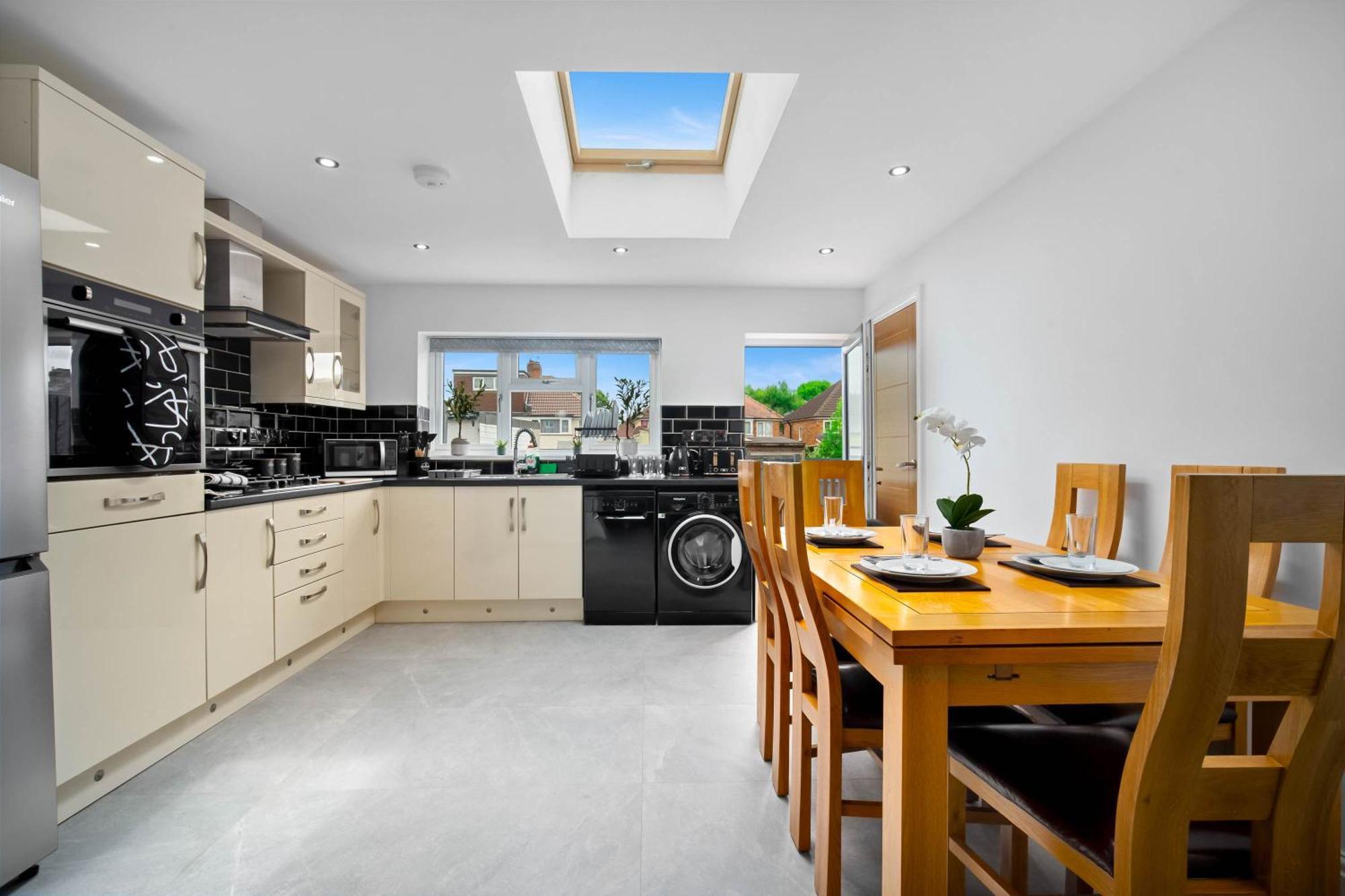 5 Bedroom House Solihull 10 Mins Drive From Bhx & Nec Private Off Road Parking Birmingham Buitenkant foto