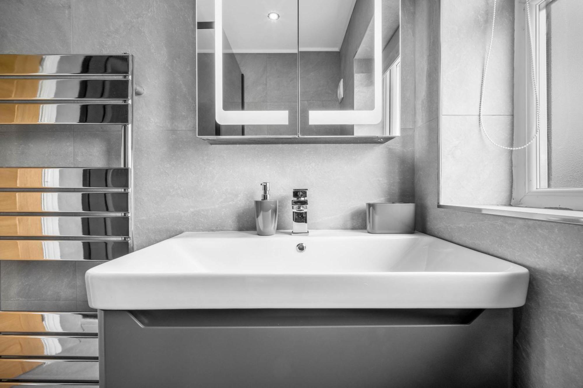5 Bedroom House Solihull 10 Mins Drive From Bhx & Nec Private Off Road Parking Birmingham Buitenkant foto