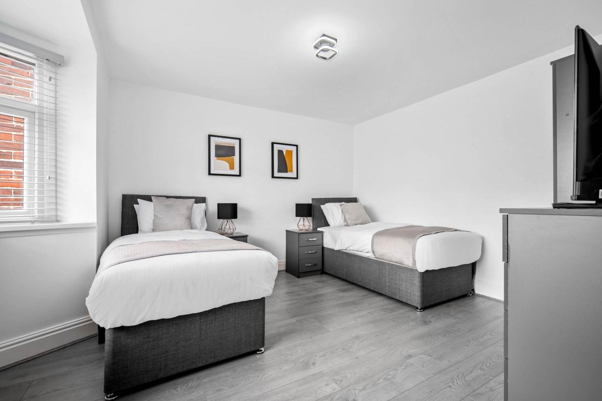 5 Bedroom House Solihull 10 Mins Drive From Bhx & Nec Private Off Road Parking Birmingham Buitenkant foto