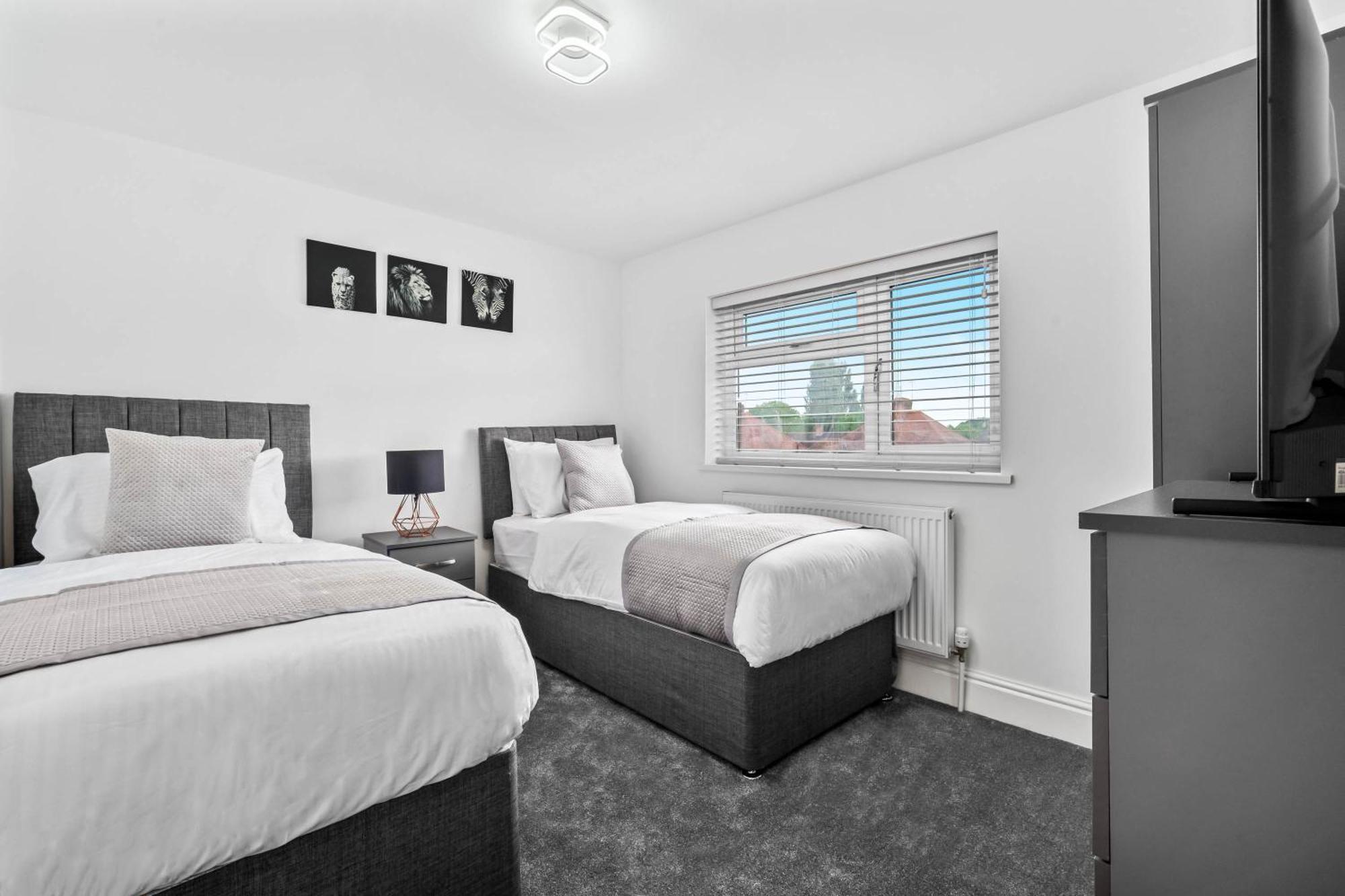 5 Bedroom House Solihull 10 Mins Drive From Bhx & Nec Private Off Road Parking Birmingham Buitenkant foto